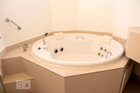 Apartamento à venda com 200m², 4 quartos e 3 vagasBanheiro da Suíte 3