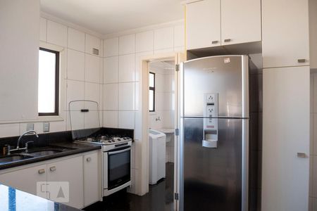 Apartamento à venda com 200m², 4 quartos e 3 vagasCozinha