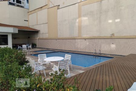 Apartamento à venda com 200m², 4 quartos e 3 vagasÁrea comum - Piscina