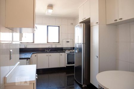Apartamento à venda com 200m², 4 quartos e 3 vagasCozinha
