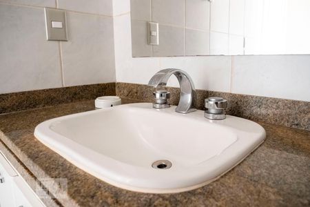 Apartamento à venda com 200m², 4 quartos e 3 vagasBanheiro da Suíte 1