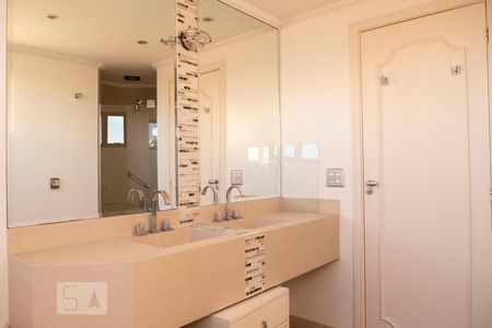 Apartamento à venda com 200m², 4 quartos e 3 vagasBanheiro da Suíte 3