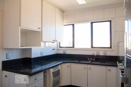 Apartamento à venda com 200m², 4 quartos e 3 vagasCozinha