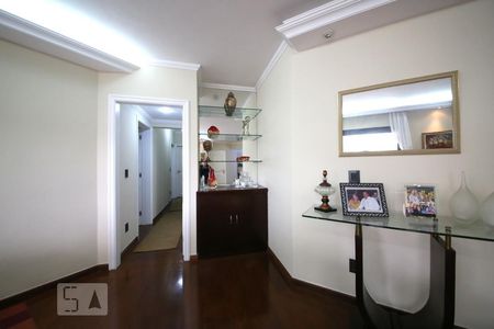 Apartamento à venda com 190m², 4 quartos e 4 vagasSala - Corredores