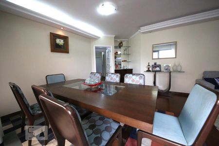 Apartamento à venda com 190m², 4 quartos e 4 vagasSala