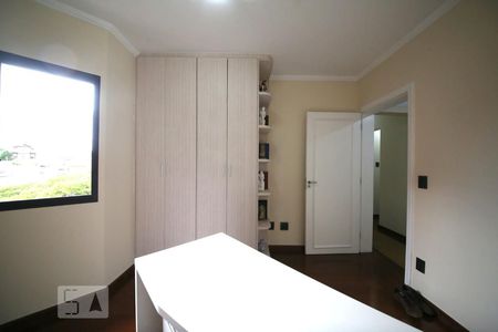 Apartamento à venda com 190m², 4 quartos e 4 vagasQuarto 1