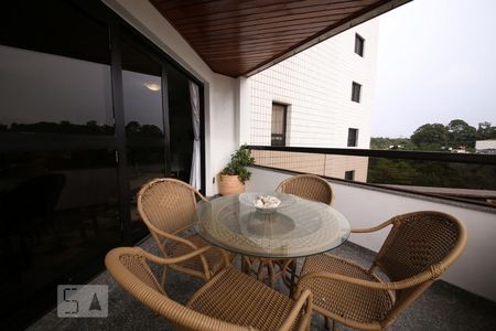 Apartamento à venda com 190m², 4 quartos e 4 vagasVaranda