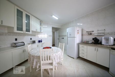 Apartamento à venda com 190m², 4 quartos e 4 vagasCozinba