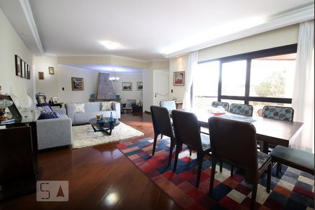 Apartamento à venda com 190m², 4 quartos e 4 vagasSala
