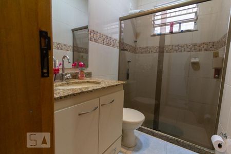 Casa de condomínio à venda com 350m², 3 quartos e 6 vagas Casa de condomínio à venda com 350m², 3 quartos e 6 vagasBanheiro Social