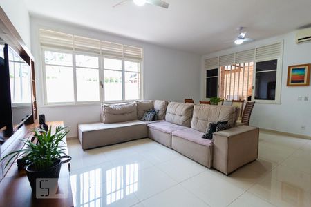 Sala de casa de condomínio à venda com 3 quartos, 350m² em Lins de Vasconcelos, Rio de Janeiro