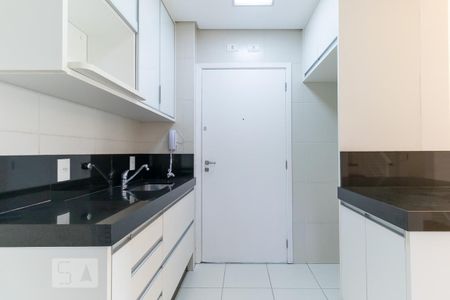 Apartamento para alugar com 135m², 2 quartos e 2 vagasCozinha
