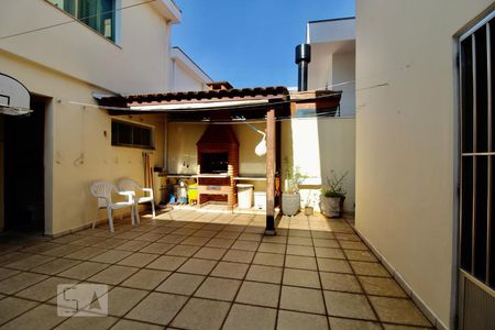 Casa à venda com 174m², 3 quartos e 3 vagasQuintal