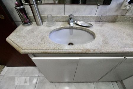 Casa à venda com 174m², 3 quartos e 3 vagasBanheiro da Suíte - Pia