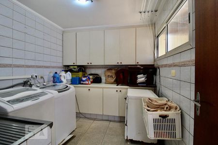 Casa à venda com 174m², 3 quartos e 3 vagasLavanderia
