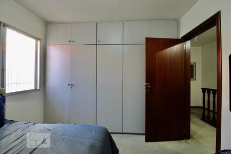 Casa à venda com 174m², 3 quartos e 3 vagasQuarto 2