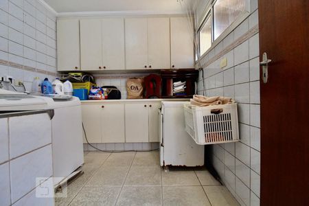 Casa à venda com 174m², 3 quartos e 3 vagasLavanderia