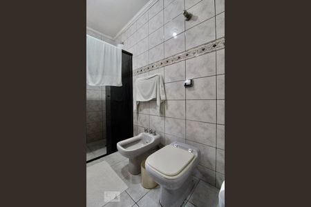 Casa à venda com 174m², 3 quartos e 3 vagasBanheiro da Suíte