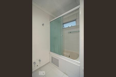 Apartamento para alugar com 76m², 2 quartos e 1 vagaBanheiro com Banheira