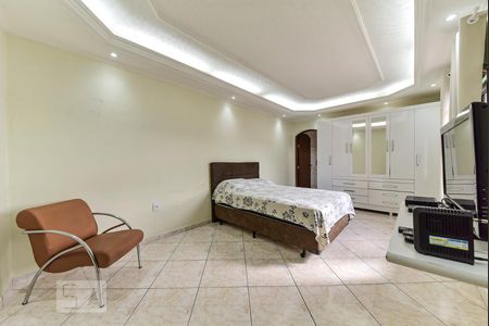 Casa à venda com 230m², 3 quartos e 2 vagasSuíte 2