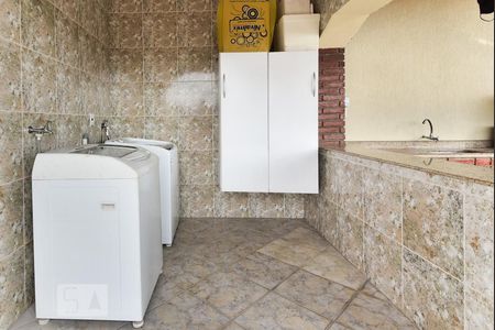 Casa à venda com 230m², 3 quartos e 2 vagasÁrea de Serviço