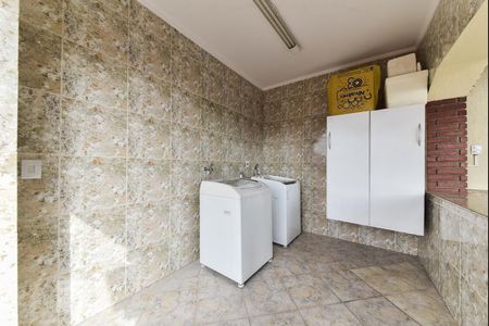 Casa à venda com 230m², 3 quartos e 2 vagasÁrea de Serviço