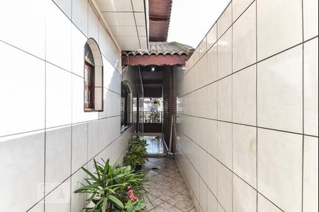 Casa à venda com 230m², 3 quartos e 2 vagasCorredor de Acesso