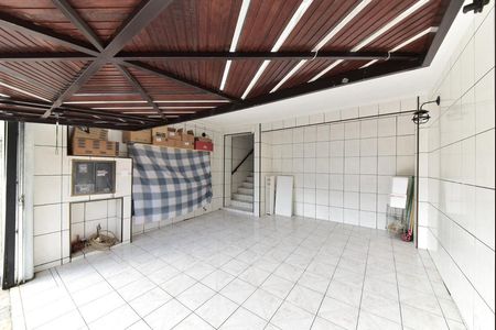 Casa à venda com 230m², 3 quartos e 2 vagasGaragem