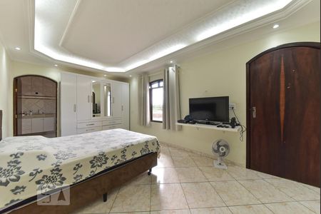Casa à venda com 230m², 3 quartos e 2 vagasSuíte 2