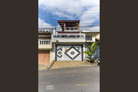 Casa à venda com 230m², 3 quartos e 2 vagasFachada