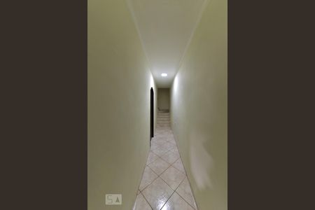 Casa à venda com 230m², 3 quartos e 2 vagasCorredor de Acesso