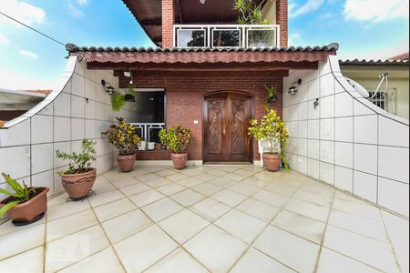 Casa à venda com 230m², 3 quartos e 2 vagasVaranda - Quarto 1
