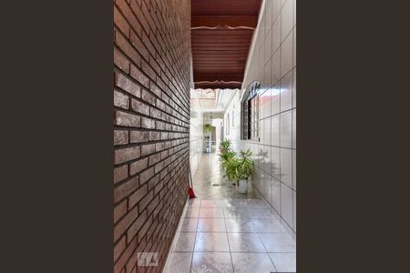 Casa à venda com 230m², 3 quartos e 2 vagasCorredor de Acesso