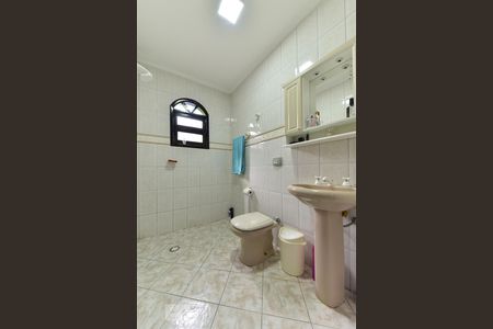 Casa à venda com 230m², 3 quartos e 2 vagasBanheiro Social