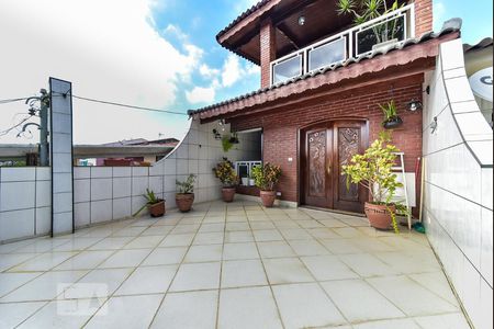 Casa à venda com 230m², 3 quartos e 2 vagasVaranda - Quarto 1