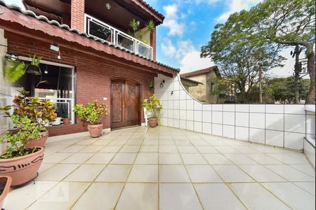 Casa à venda com 230m², 3 quartos e 2 vagasVaranda - Quarto 1