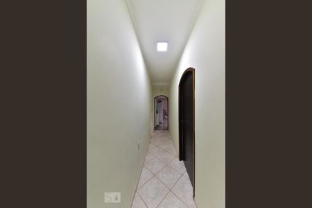 Casa à venda com 230m², 3 quartos e 2 vagasCorredor de Acesso