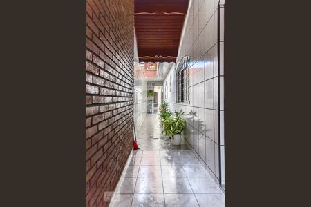 Casa à venda com 230m², 3 quartos e 2 vagasCorredor de Acesso