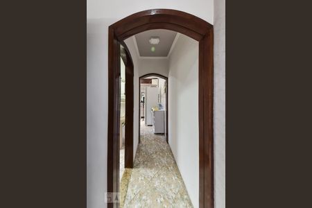 Casa à venda com 230m², 3 quartos e 2 vagasCorredor de Acesso