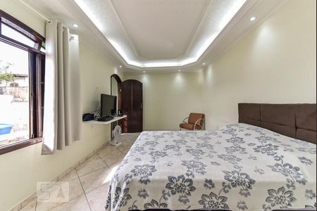 Casa à venda com 230m², 3 quartos e 2 vagasSuíte 2