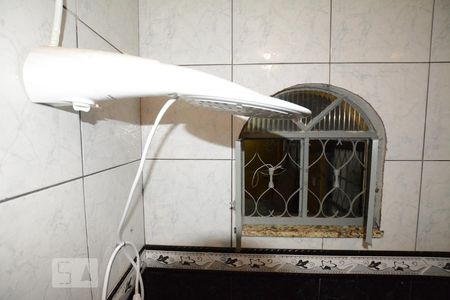 Lavabro- chuveiro de casa para alugar com 2 quartos, 70m² em Vila da Penha, Rio de Janeiro