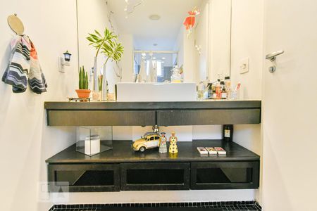 Apartamento à venda com 60m², 1 quarto e 1 vaga Apartamento à venda com 60m², 1 quarto e 1 vagaBanheiro