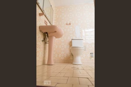 Casa à venda com 52m², 2 quartos e 1 vagaBanheiro do Quarto 2