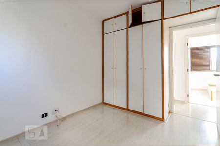 Apartamento para alugar com 105m², 3 quartos e 2 vagasQuarto 2
