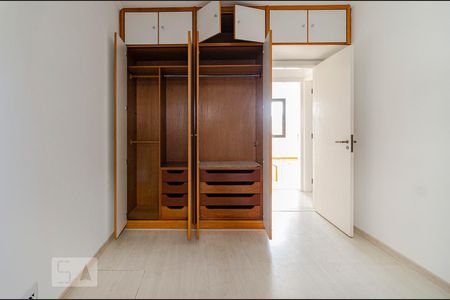Apartamento para alugar com 105m², 3 quartos e 2 vagasQuarto 2