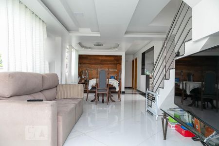 Sala 1 de apartamento à venda com 3 quartos, 170m² em Floresta, Belo Horizonte