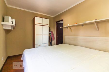 Casa à venda com 244m², 5 quartos e 3 vagasSuíte