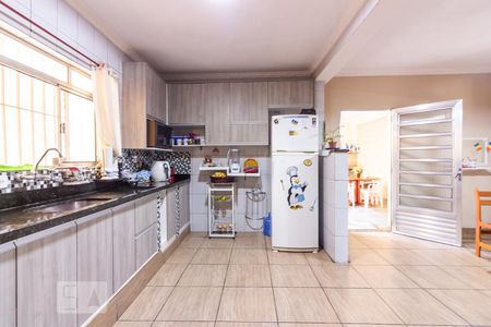 Casa à venda com 244m², 5 quartos e 3 vagasCozinha