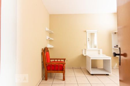 Casa à venda com 244m², 5 quartos e 3 vagasEscritório