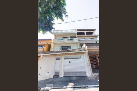 Casa à venda com 244m², 5 quartos e 3 vagasFachada